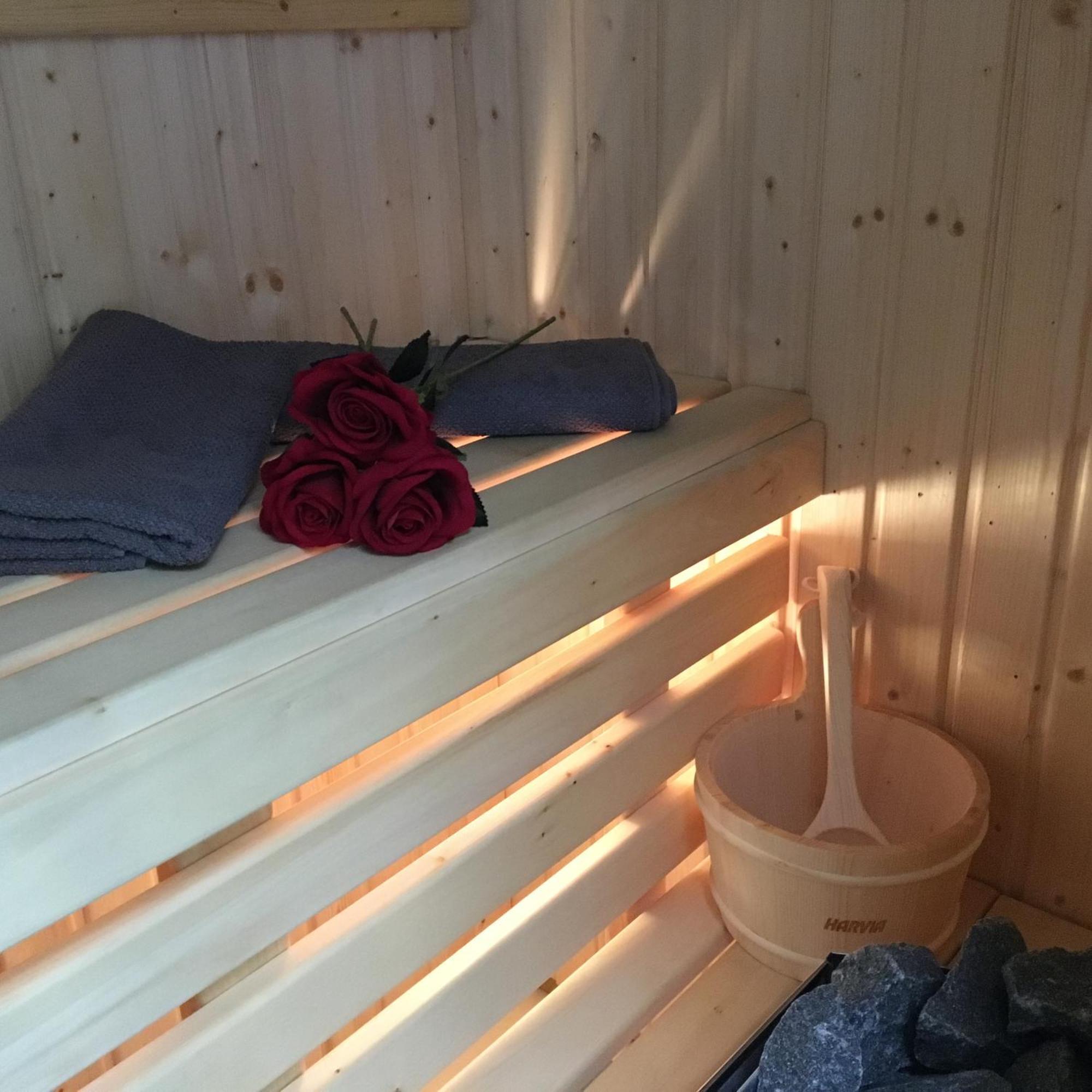 Family Sauna Apartments: Downtown Plac Wolnosci with 5 Bedrooms Kielce Exterior photo