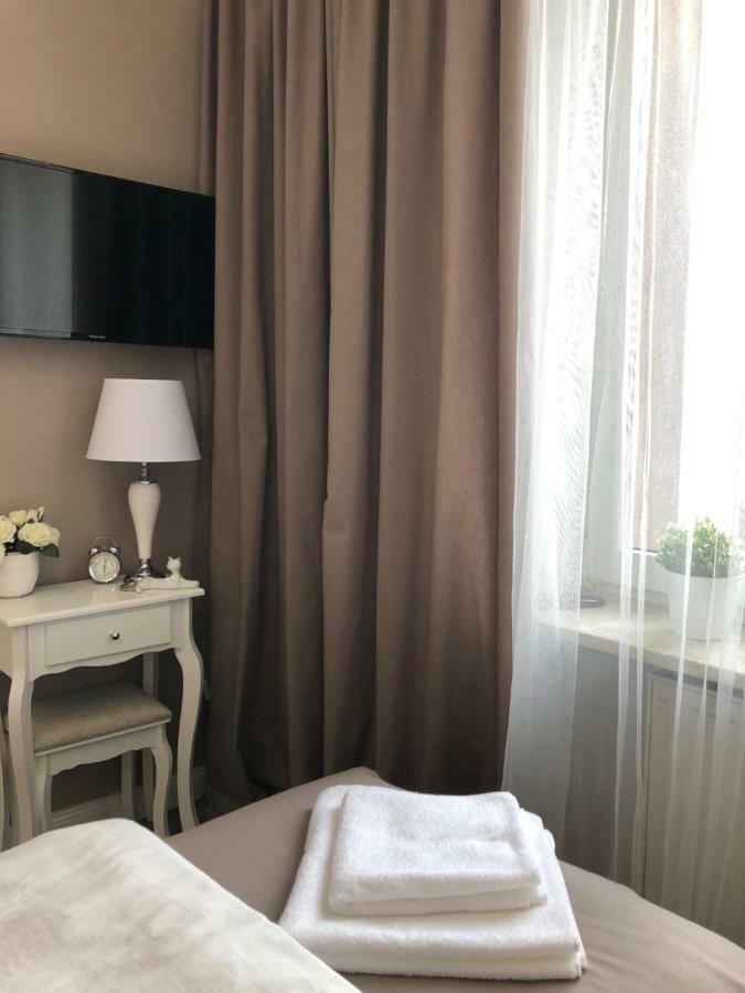 Family Sauna Apartments: Downtown Plac Wolnosci with 5 Bedrooms Kielce Exterior photo